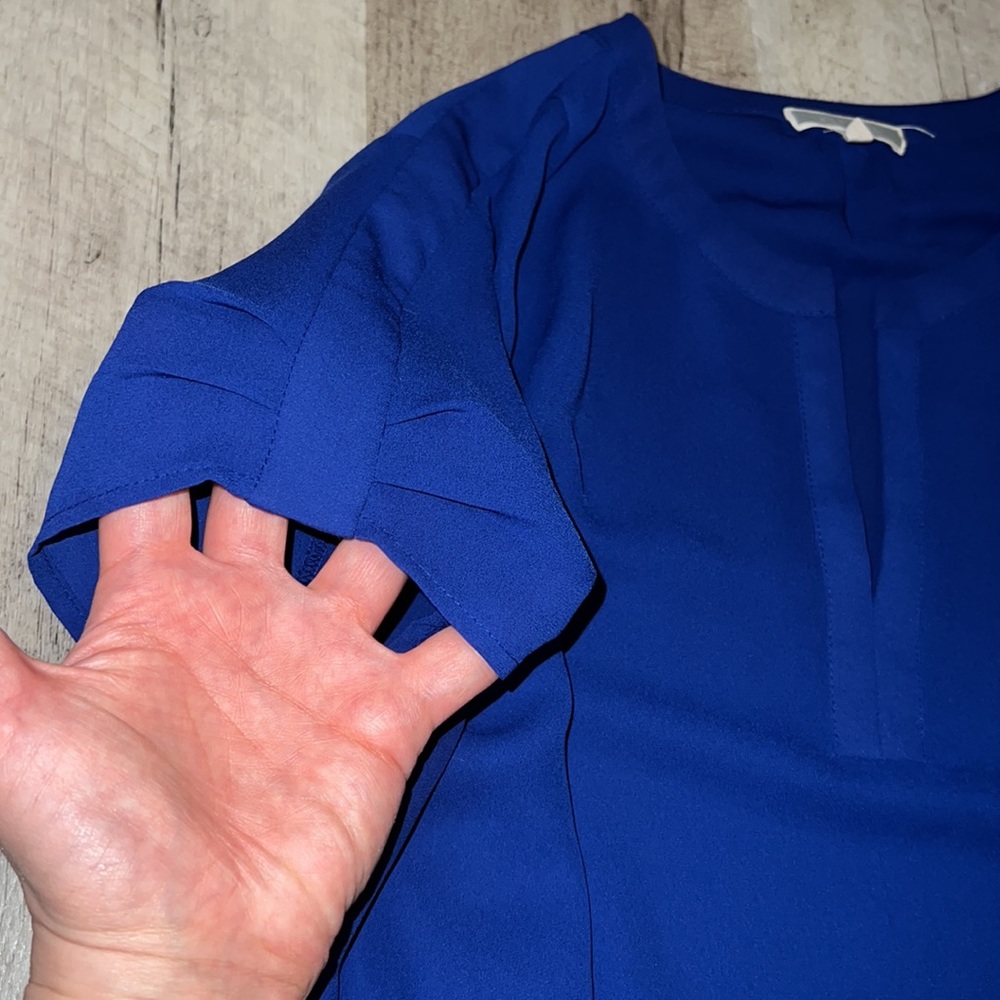 Elegant Blue Women's Top - Picture 3 of 6